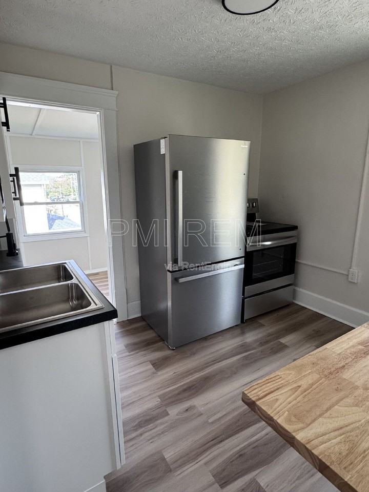 470 Sumner St #2 - Photo 2 of 26
