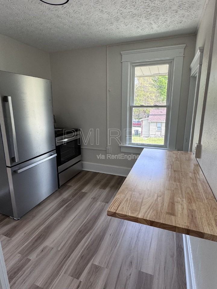 470 Sumner St #2 - Photo 3 of 26
