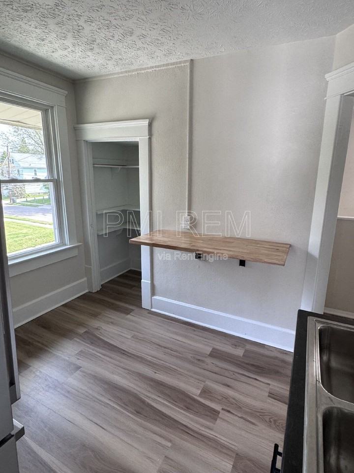 470 Sumner St #2 - Photo 4 of 26