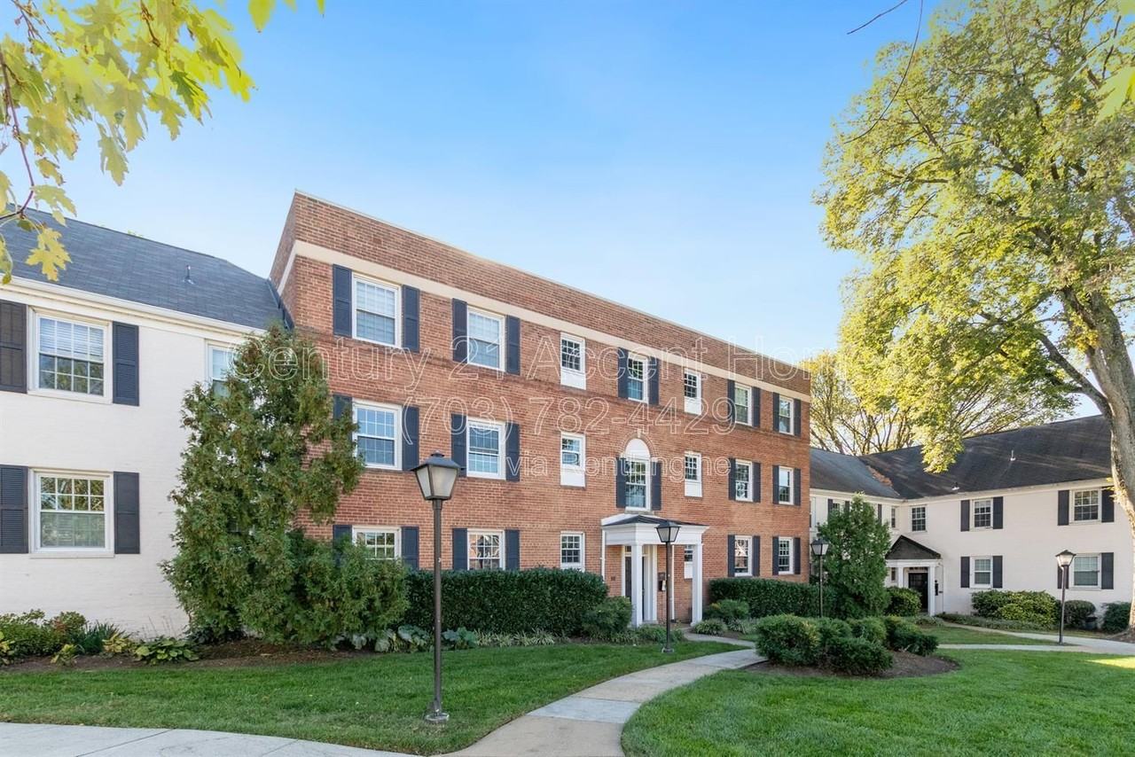 1303 S Walter Reed Dr #201 - Photo 3 of 35