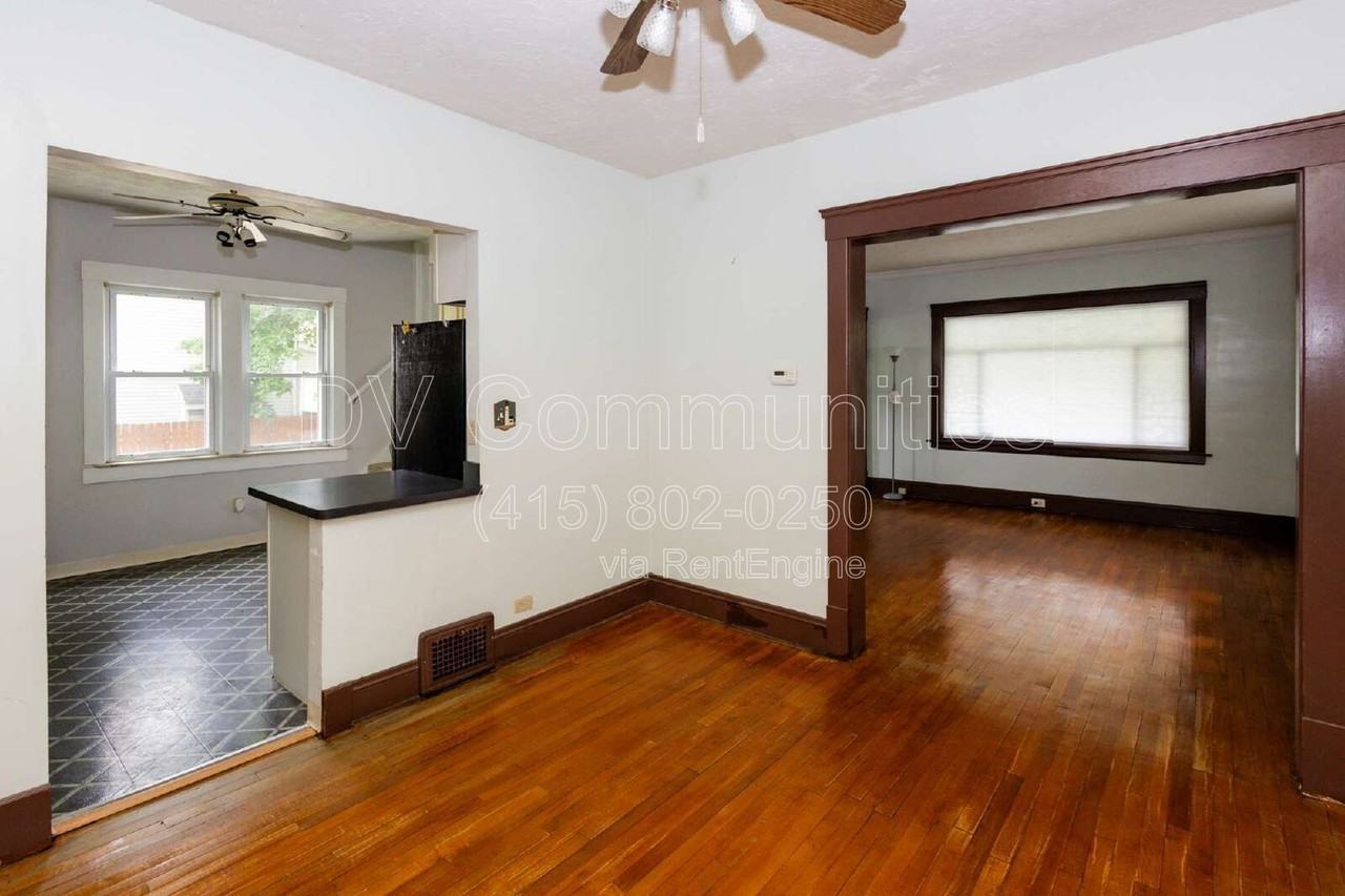 1584 Maple Rd - Photo 6 of 26