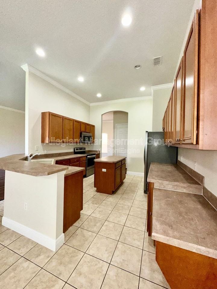 3544 Somerset Cir - Photo 7 of 17