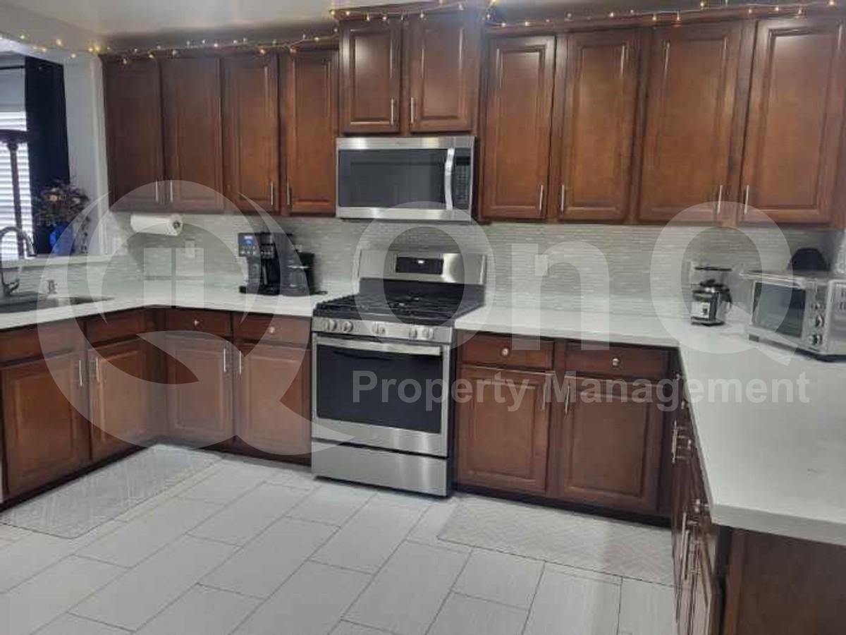 1125 E Daniella Dr - Photo 5 of 16