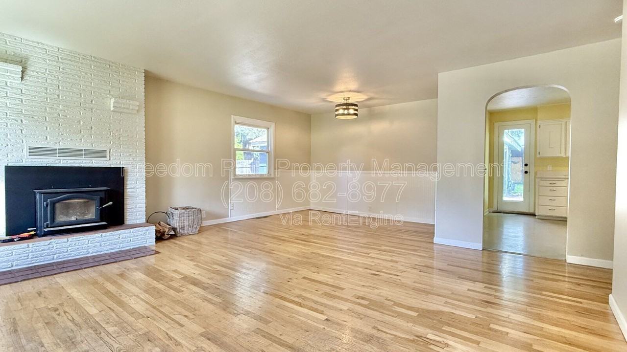 1008 Church St - Photo 2 of 23