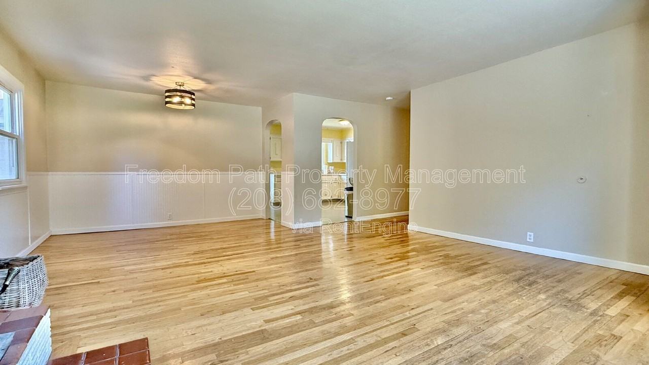 1008 Church St - Photo 3 of 23