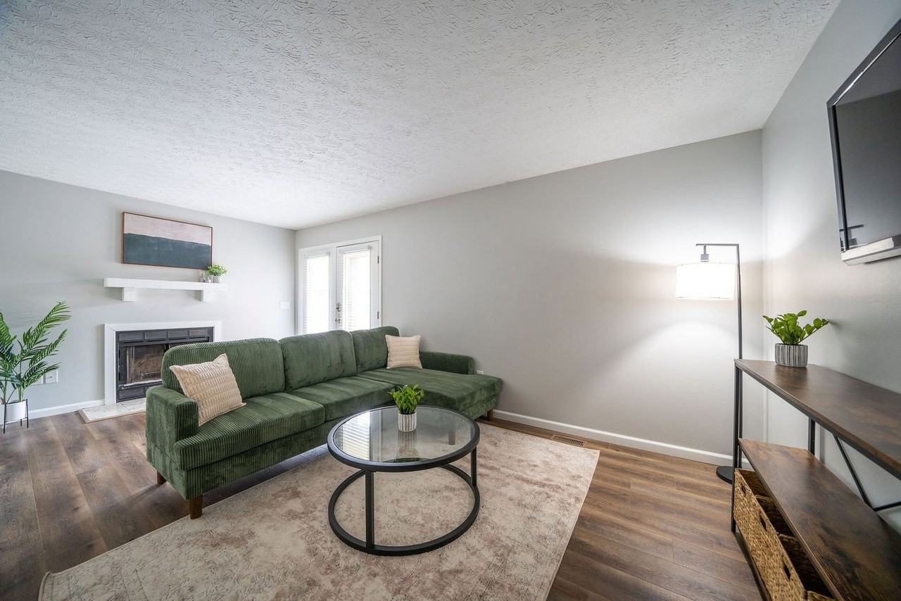 3150 Griggsview Ct - Photo 3 of 17