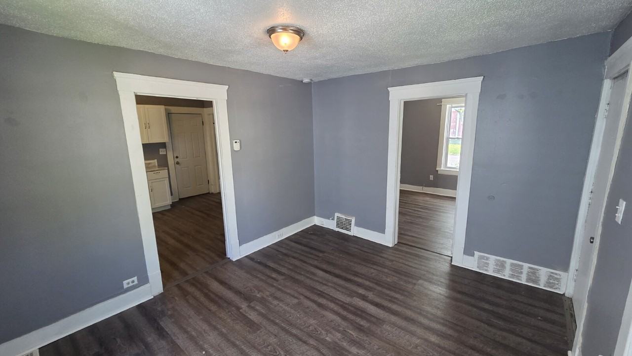 381 East 165th St Down Unit - Photo 3 of 7
