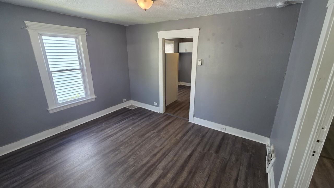 381 East 165th St Down Unit - Photo 4 of 7