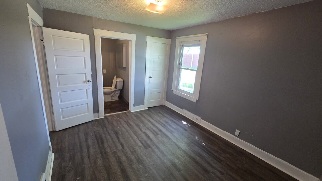 381 East 165th St Down Unit - Photo 5 of 7