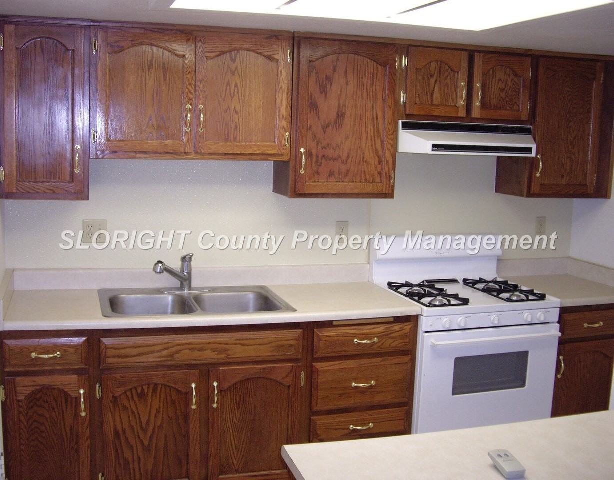 1705 Kings Dr - Photo 4 of 11