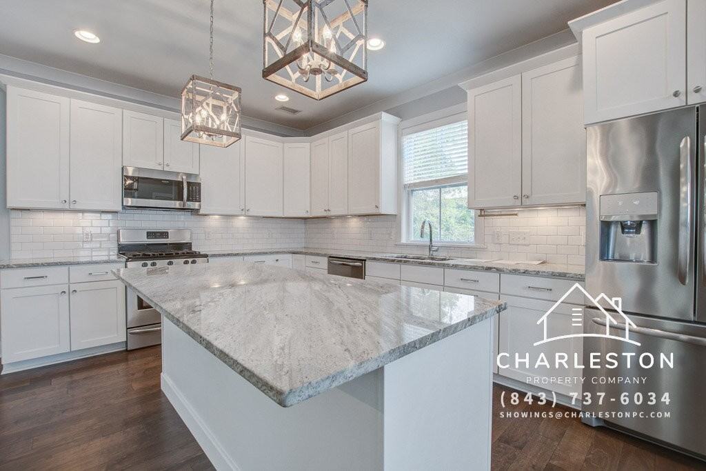 860 W Madison Ave - Photo 6 of 28