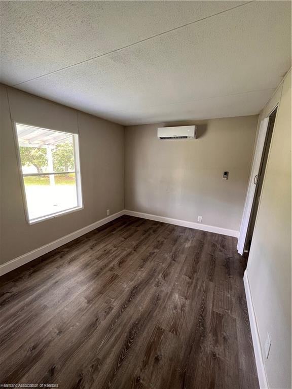 1732 W Holiday Dr - Photo 3 of 18
