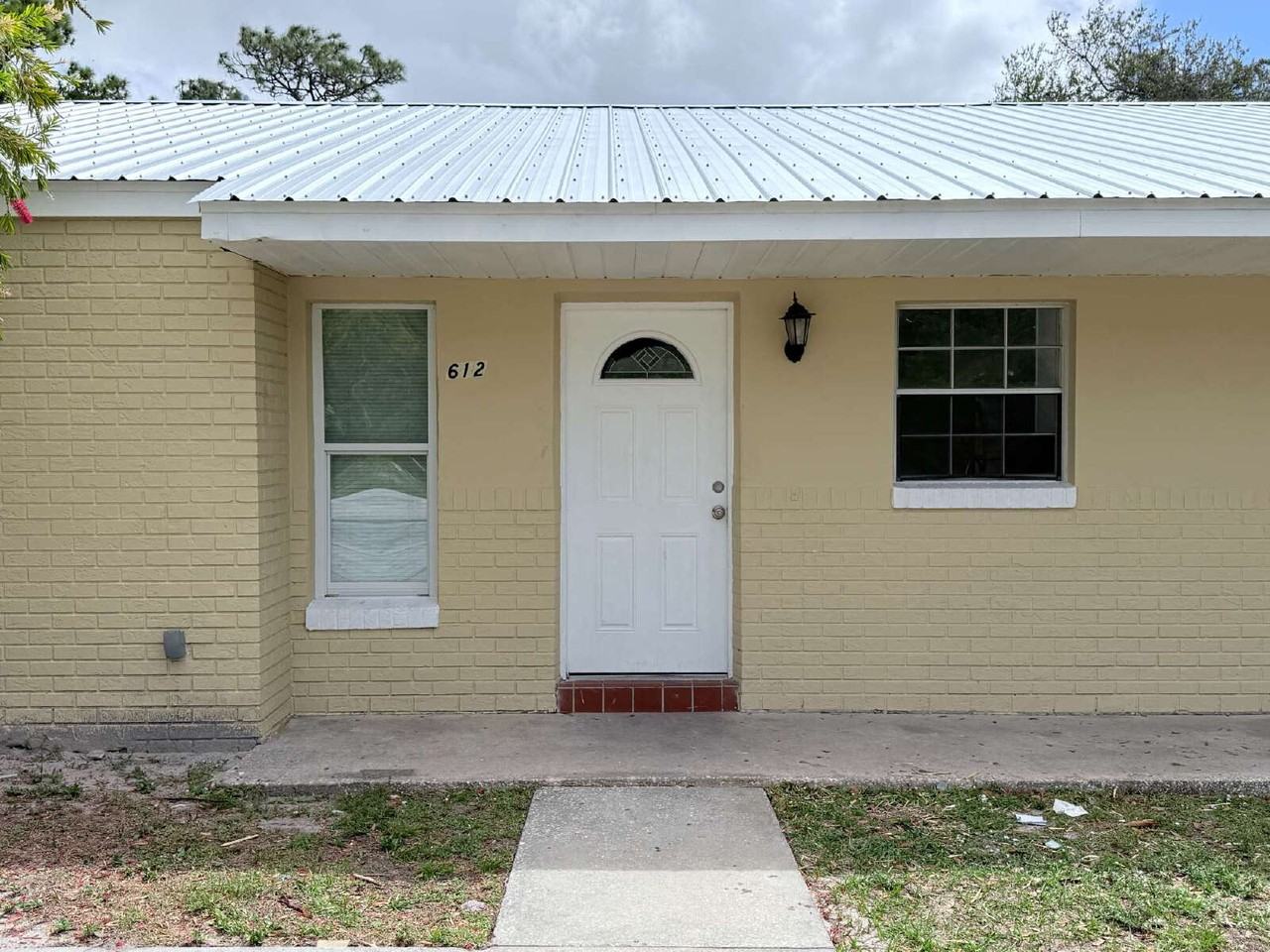 612 Jupiter Ave Nw - Photo 2 of 13