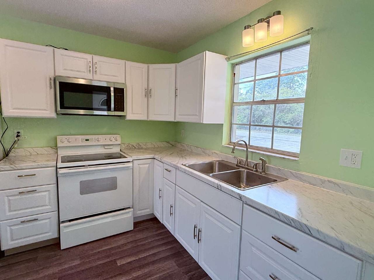 612 Jupiter Ave Nw - Photo 4 of 13