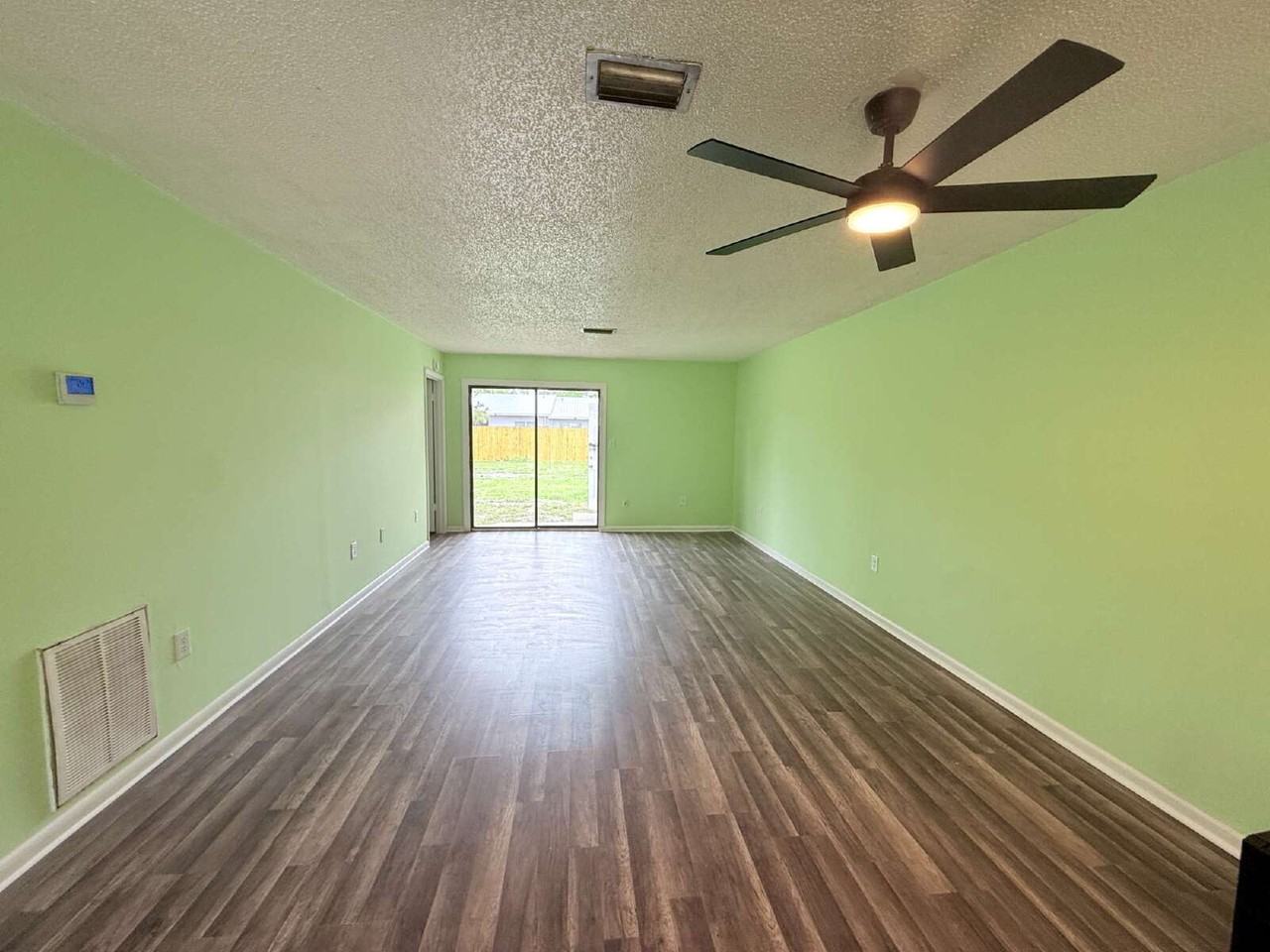 612 Jupiter Ave Nw - Photo 5 of 13