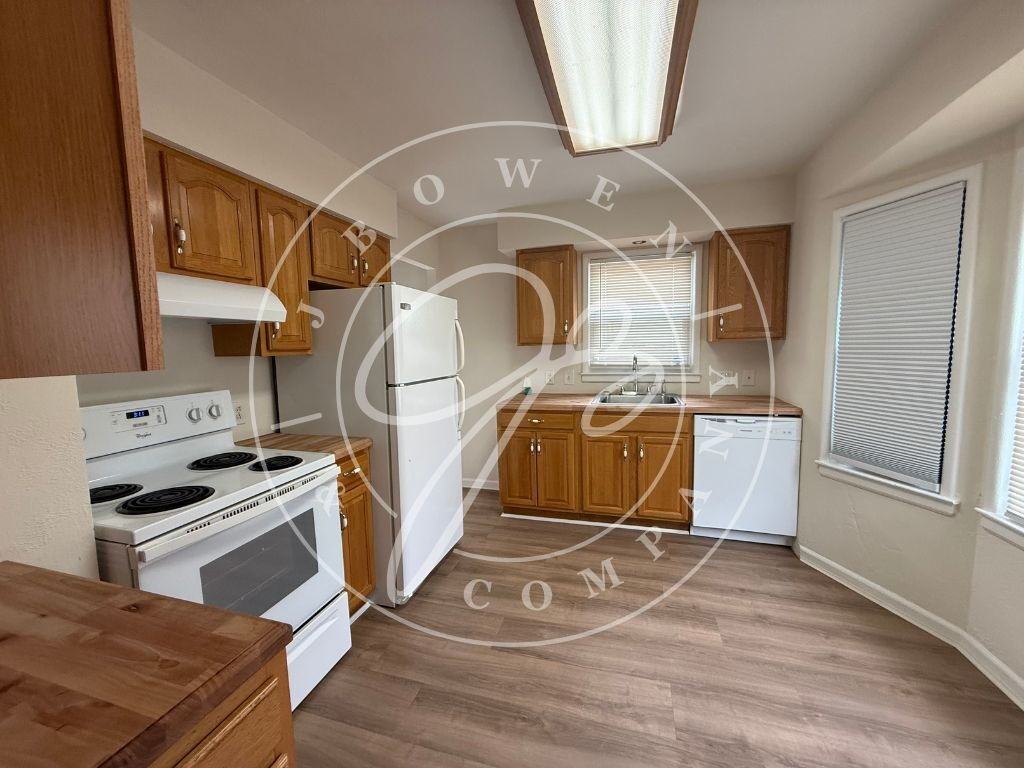 1014 Mackow Dr - Photo 2 of 10