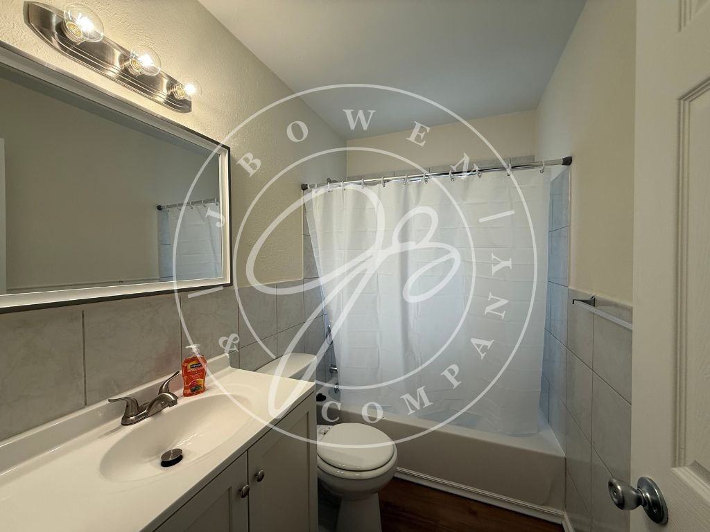 1014 Mackow Dr - Photo 6 of 10