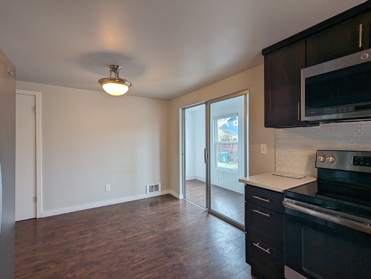 355 Nw 50th St - Photo 6 of 14