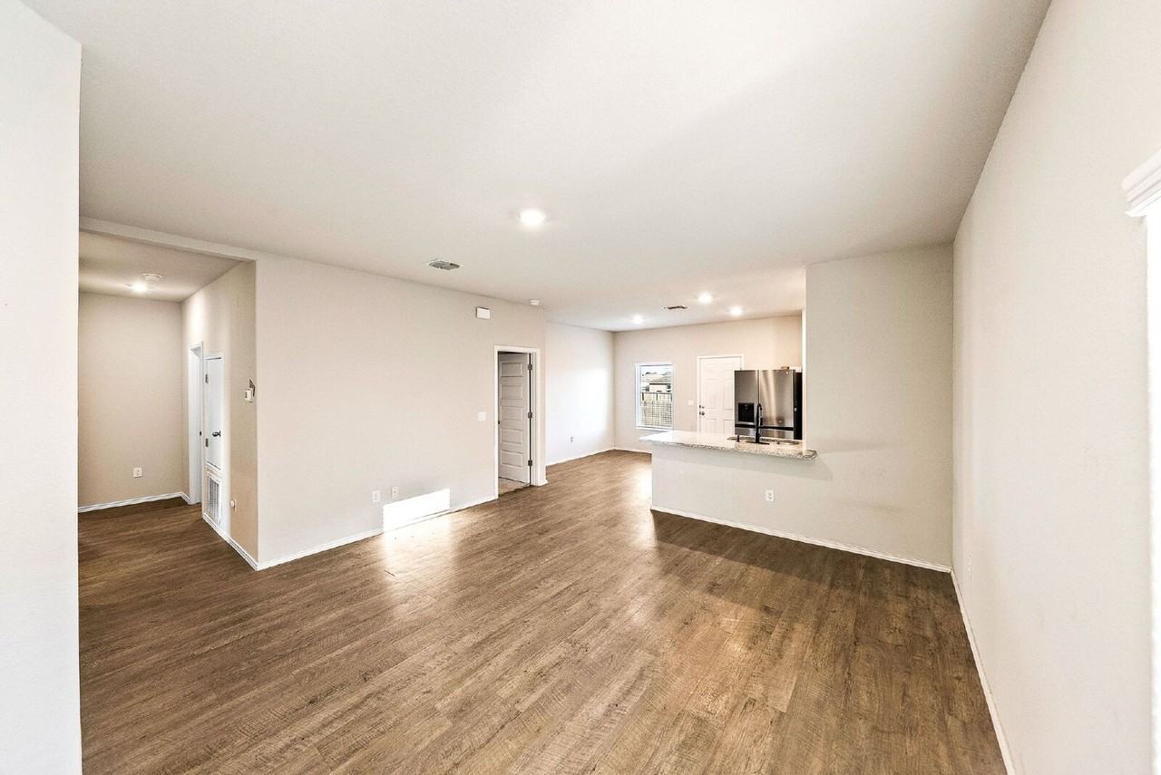 7663 Stud Dr - Photo 5 of 29