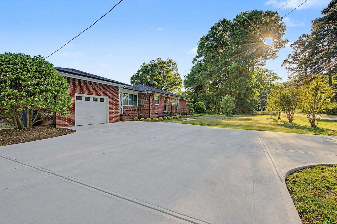 1909 Kirkwood Dr - Photo 4 of 33