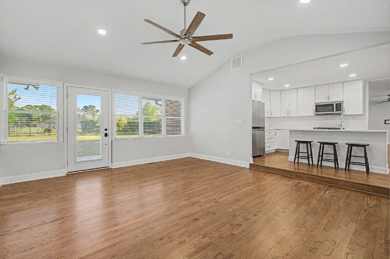 1909 Kirkwood Dr - Photo 5 of 33