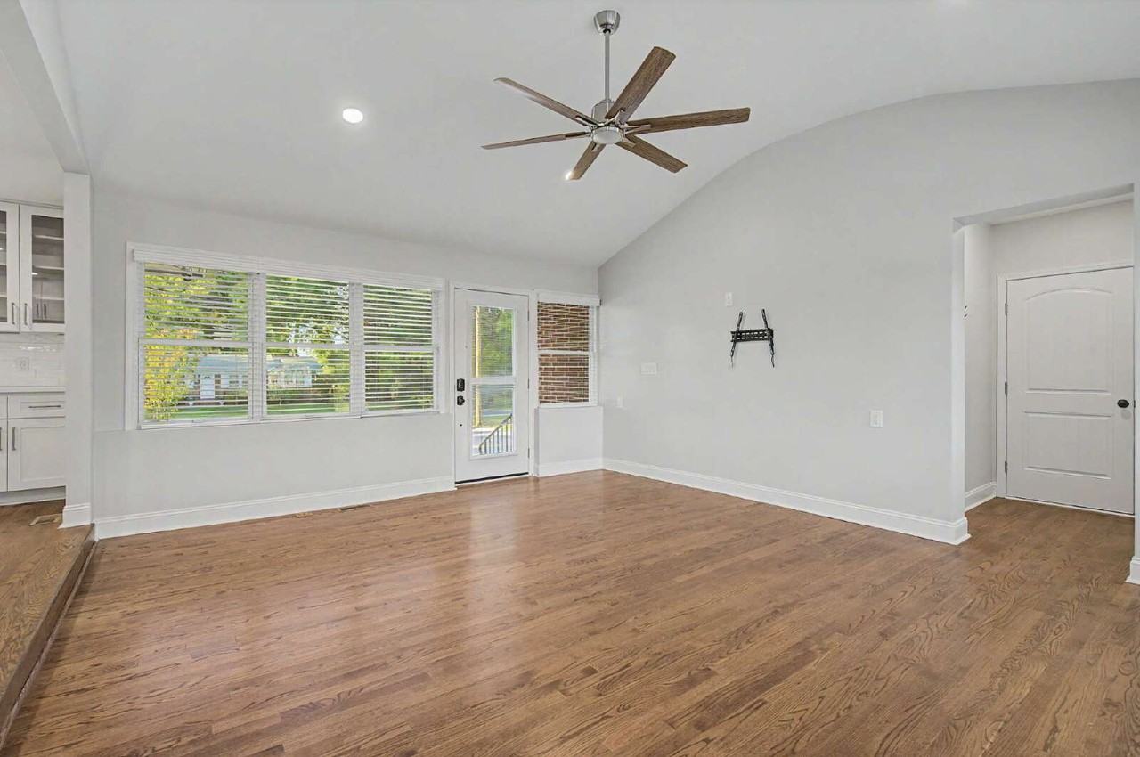 1909 Kirkwood Dr - Photo 6 of 33