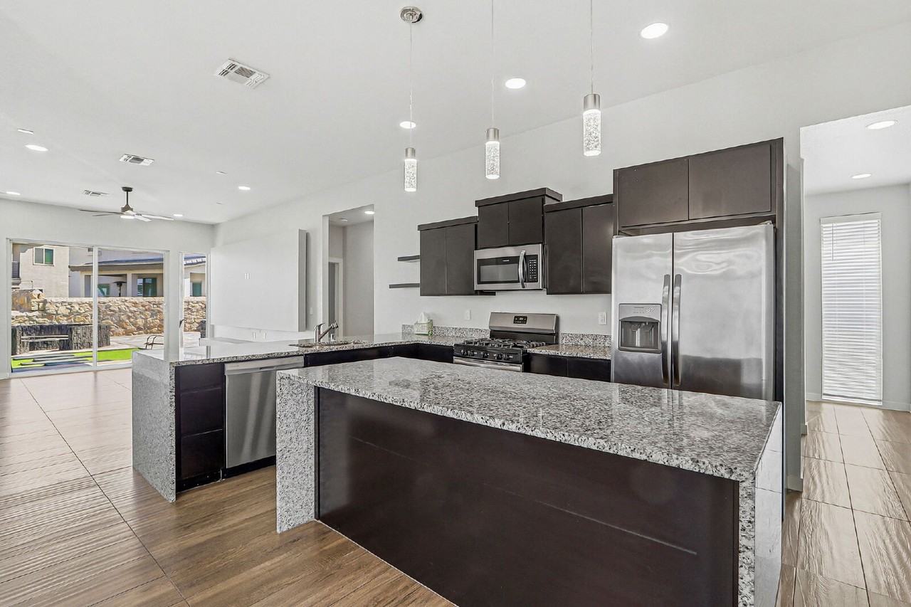 12568 Barbaro Way - Photo 3 of 32