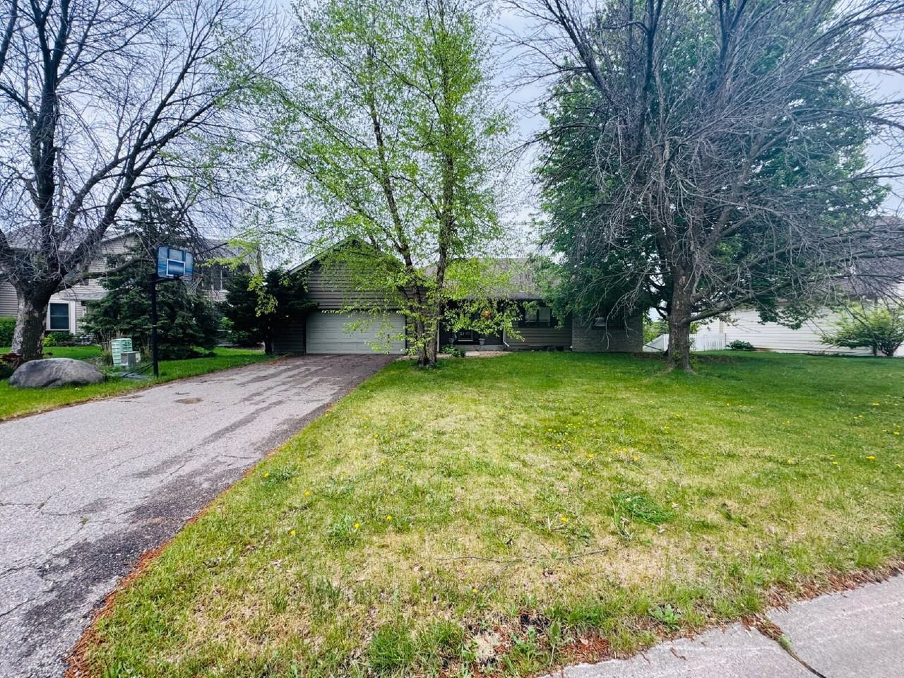 9120 Trotters Ln - Photo 2 of 48
