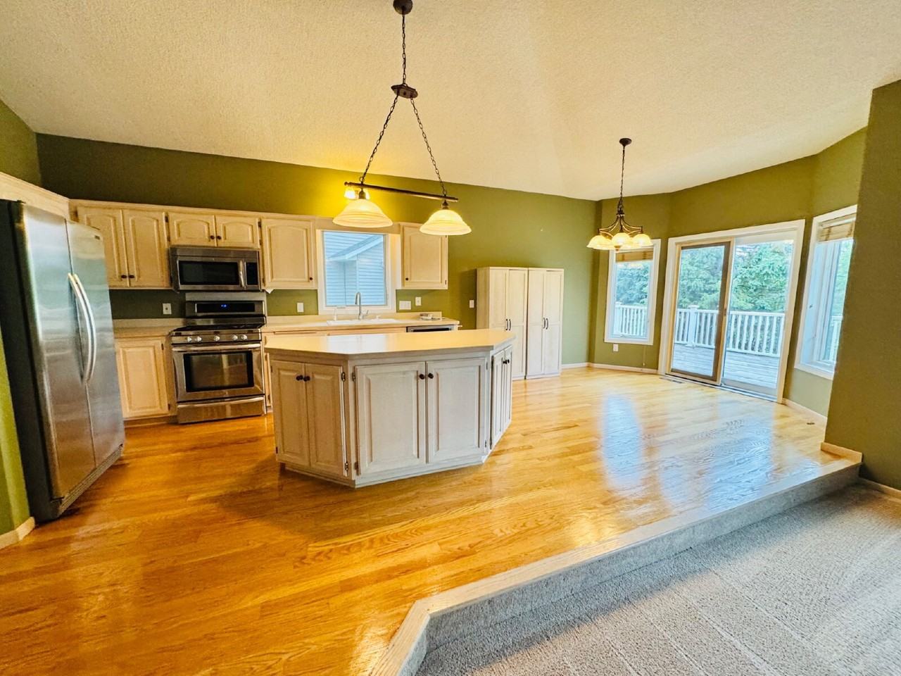 9120 Trotters Ln - Photo 5 of 48