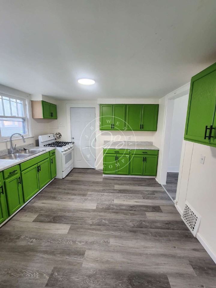 1354 Goodale Ave - Photo 7 of 16