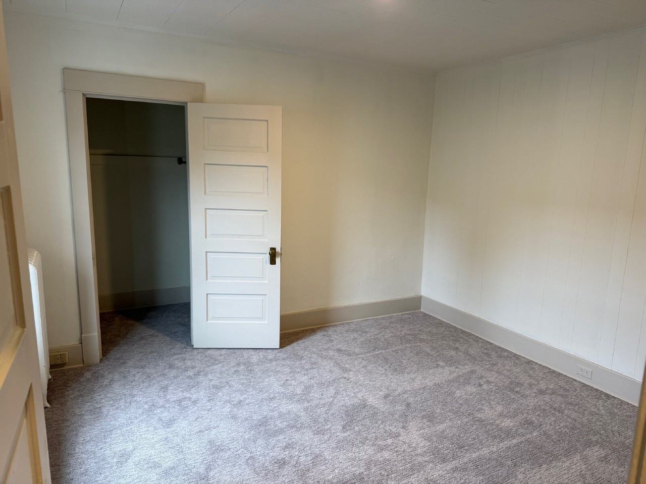 206 1/2 S Broadway St - Photo 3 of 10