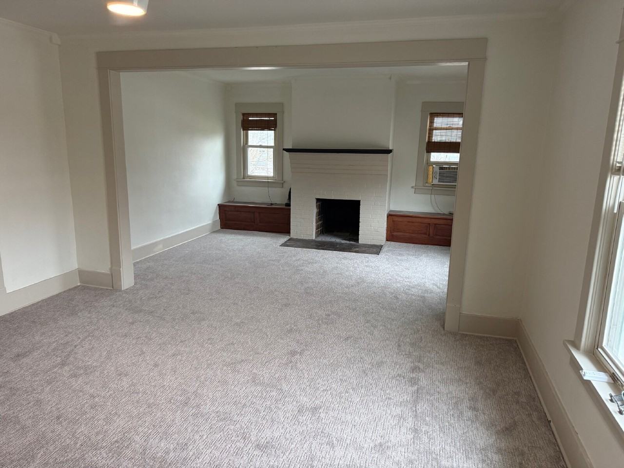 206 1/2 S Broadway St - Photo 6 of 10