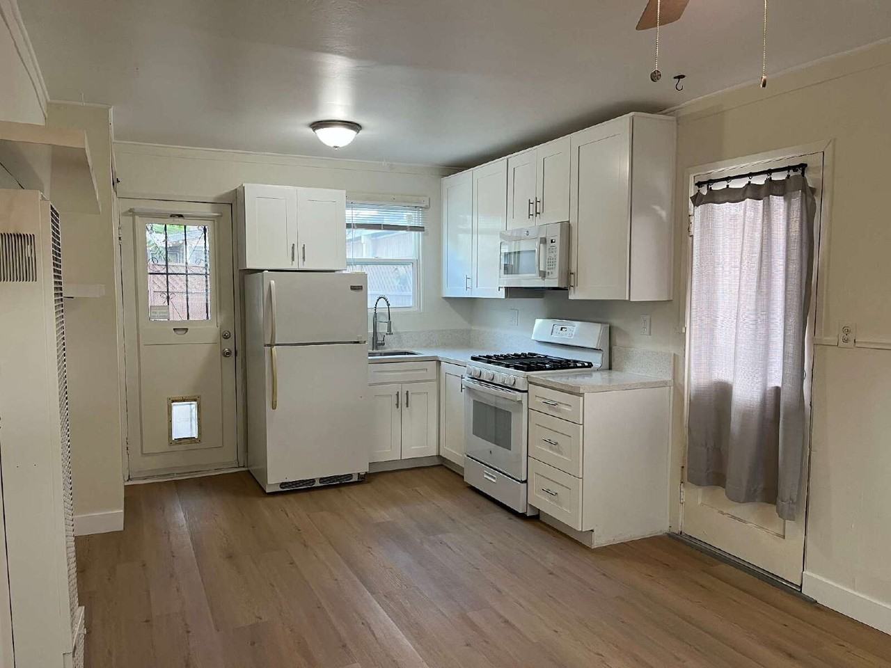 3610 44th St - Photo 2 of 10