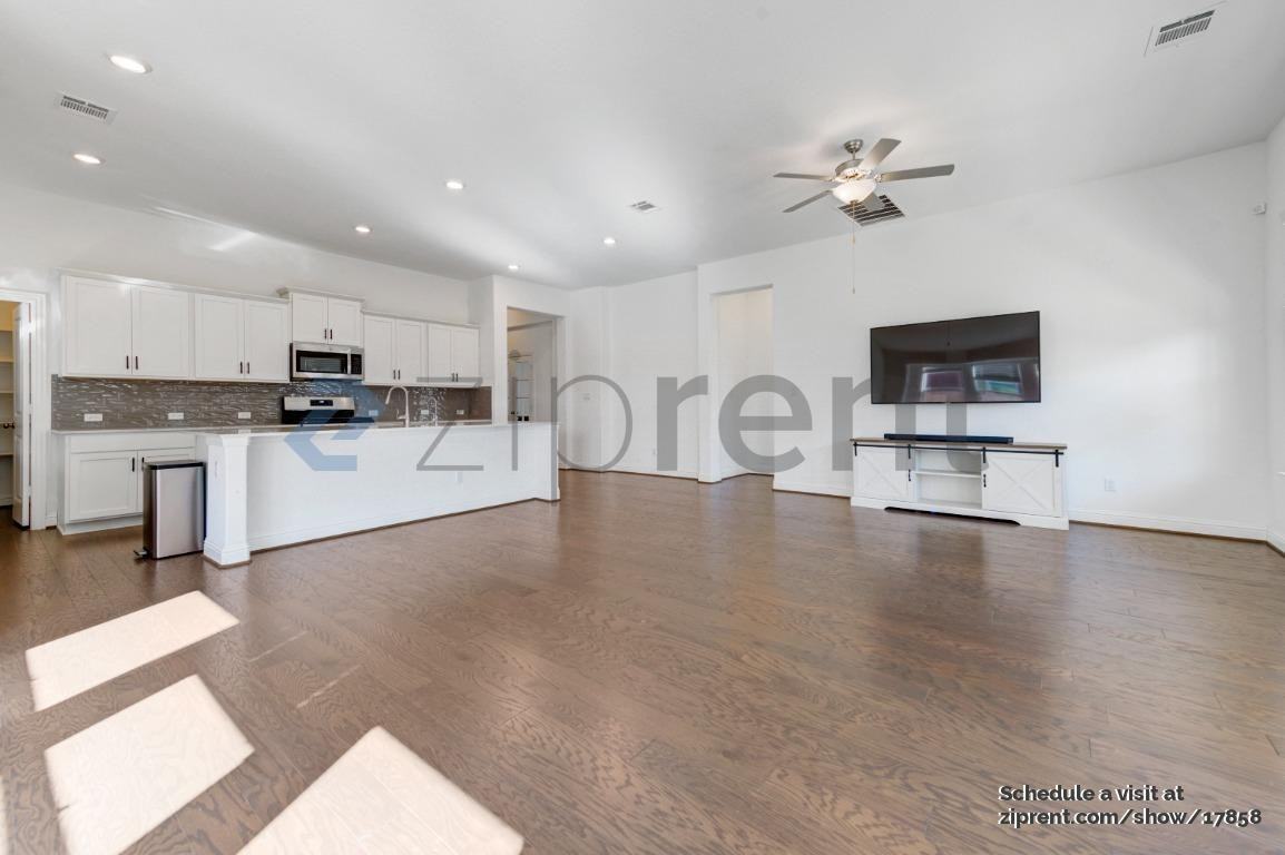 1620 Gladewater Way - Photo 3 of 21