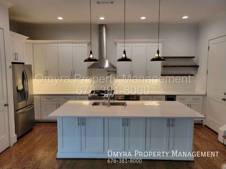 712 Glenwood Ave Se #B - Photo 2 of 21