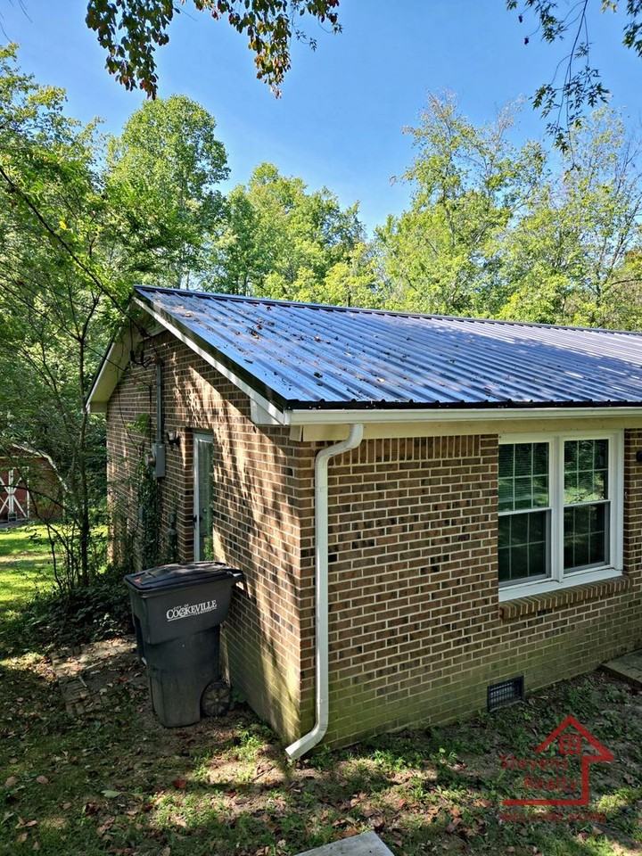 2050 Wildwood Rd - Photo 5 of 12