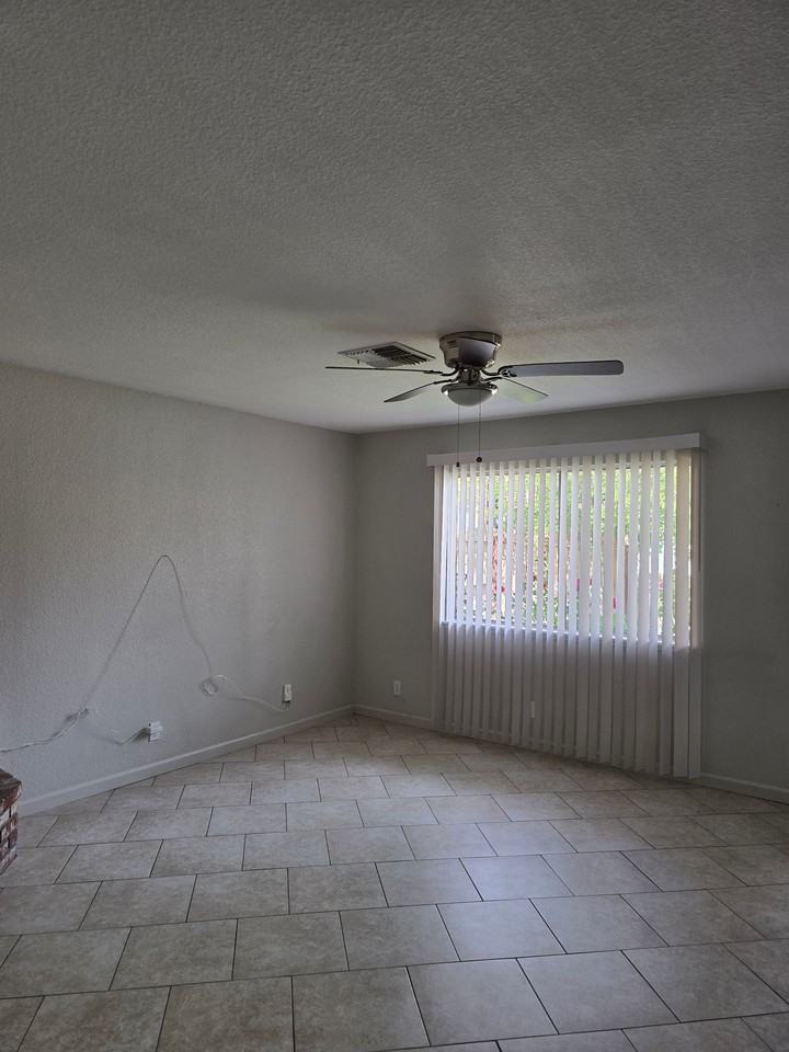 832 Commercial Ave #A - Photo 5 of 25