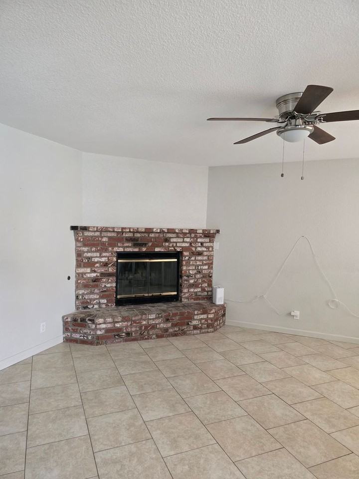 832 Commercial Ave #A - Photo 6 of 25