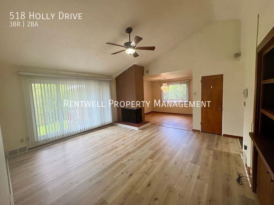 518 Holly Dr - Photo 5 of 43
