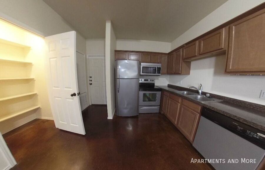 917 Wood Rd - Photo 4 of 14