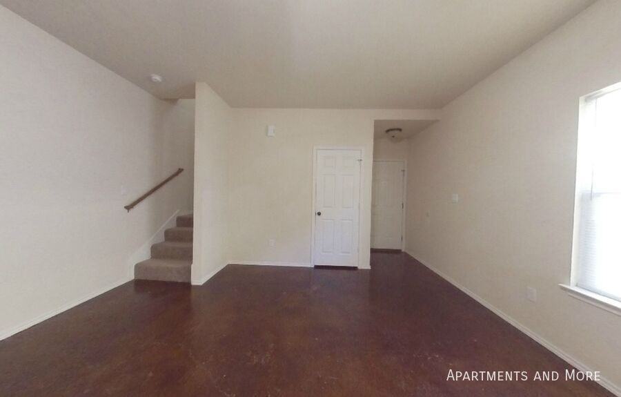917 Wood Rd - Photo 5 of 14