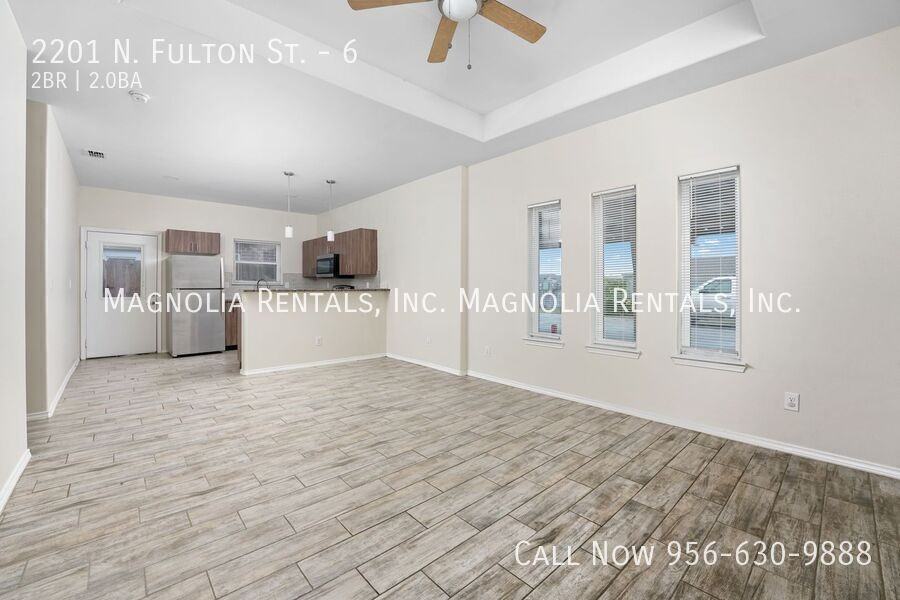 2201 N Fulton St #6 - Photo 4 of 15