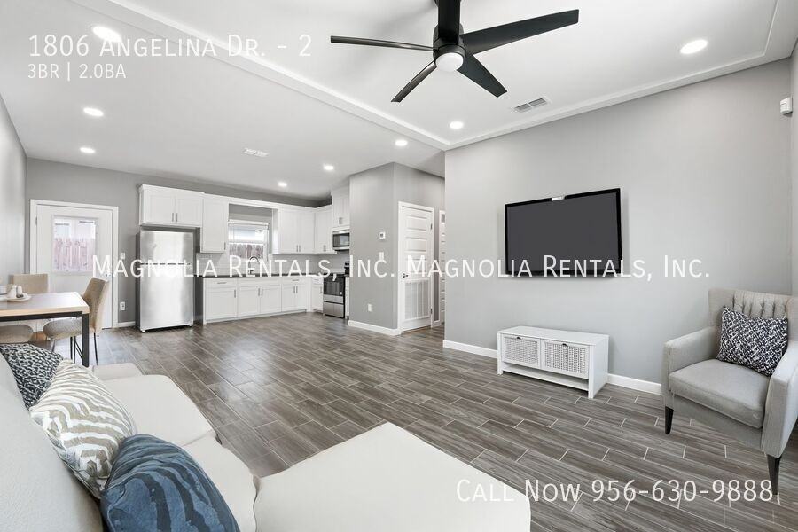 1806 Angelina Dr #2 - Photo 4 of 13