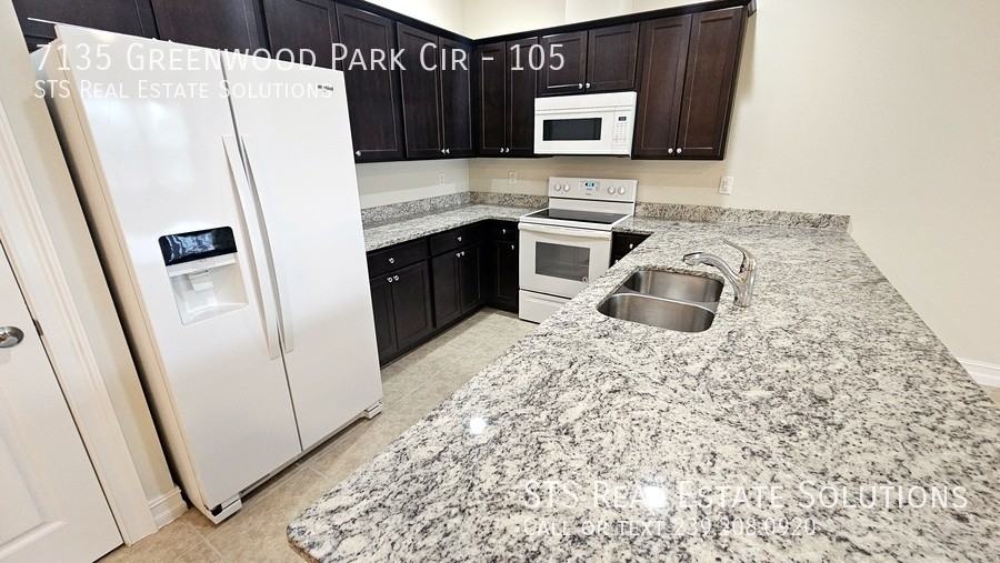 7135 Greenwood Park Cir #105 - Photo 7 of 35