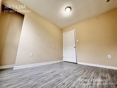 222 W Sixth St - Photo 3 of 17