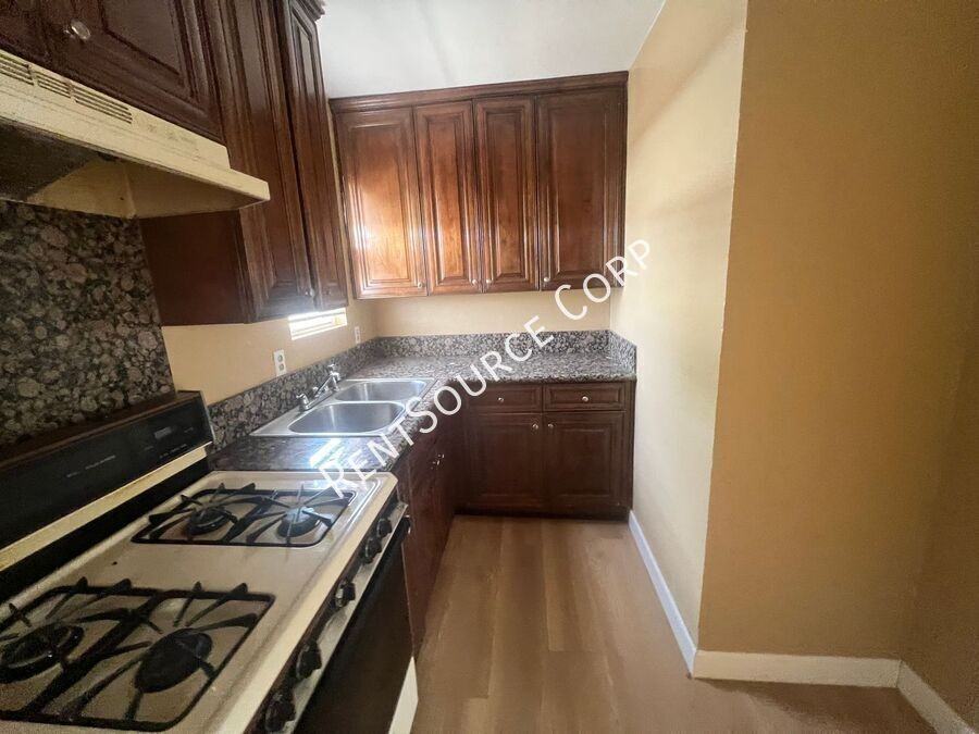 16735 Union St - Photo 2 of 4