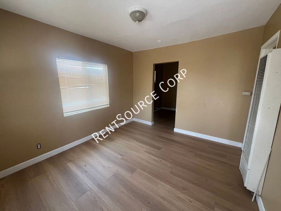 16735 Union St - Photo 3 of 4