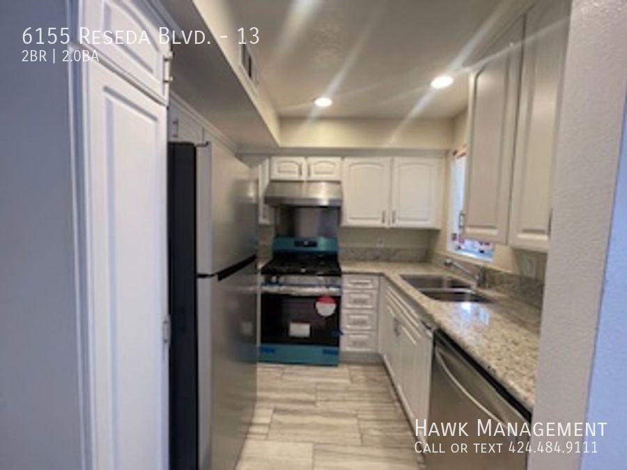 6155 Reseda Blvd #13 - Photo 5 of 18