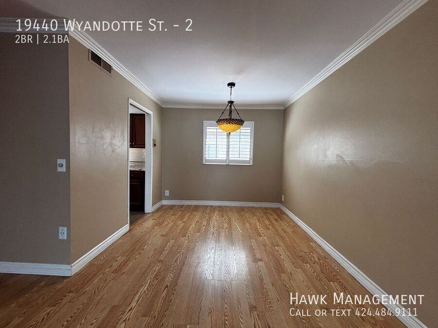 19440 Wyandotte St #2 - Photo 4 of 25