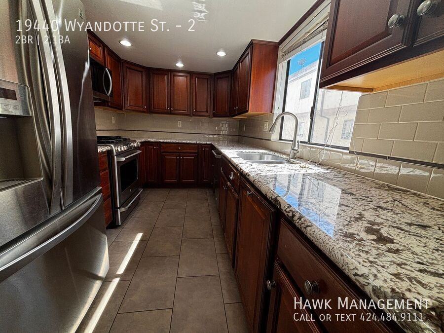 19440 Wyandotte St #2 - Photo 5 of 25